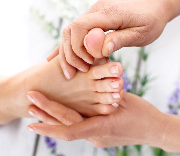 Reflexology-i-600x520